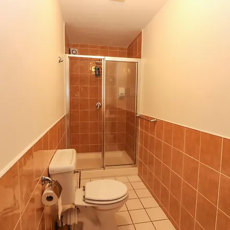 Nyaraló Ash House *